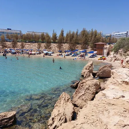 Cyprus Green Bay Beach House Located Behind Thalassa 普罗塔拉斯