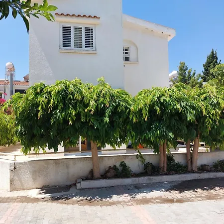 度假居 Cyprus Green Bay Beach House Located Behind Thalassa *