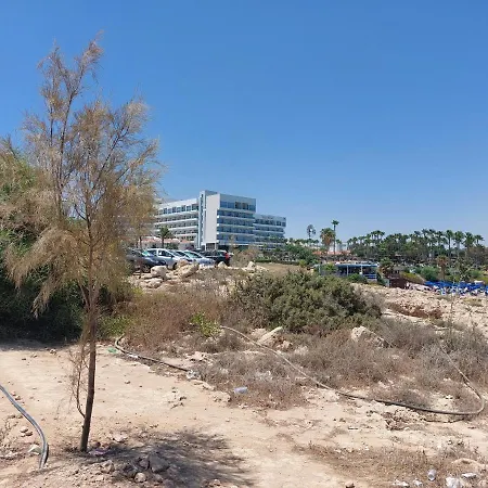 Cyprus Green Bay Beach House Located Behind Thalassa Σπίτι διακοπών *