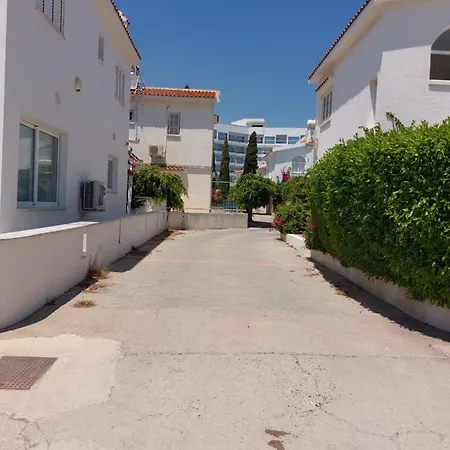 Ferienhaus Cyprus Green Bay Beach House Located Behind Thalassa Protaras