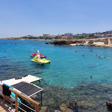 Сasa de vacaciones Cyprus Green Bay Beach House Located Behind Thalassa Protaras