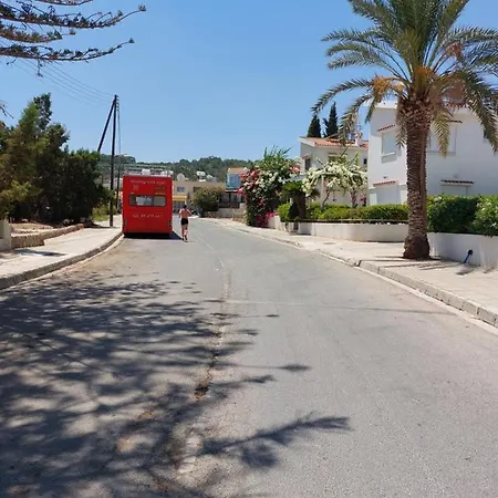 Cyprus Green Bay Beach House Located Behind Thalassa Dom wakacyjny